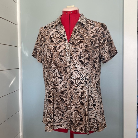 Daña Buchman  Collared V-Neck plaid Blouse Sz M - Picture 1 of 10